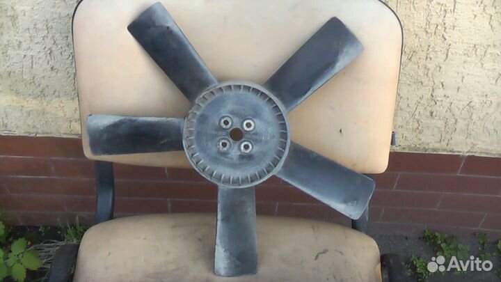 Вентилятор охлаждения на Мерседес W123