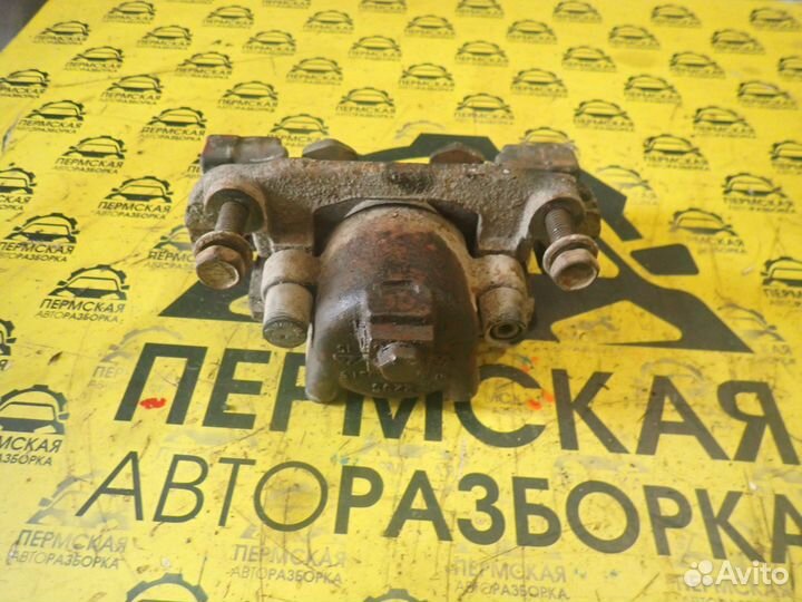 Суппорт передний правый Chrysler Sebring 2