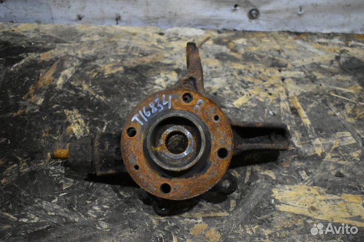 Кулак поворотный передний правый Citroen C4 1