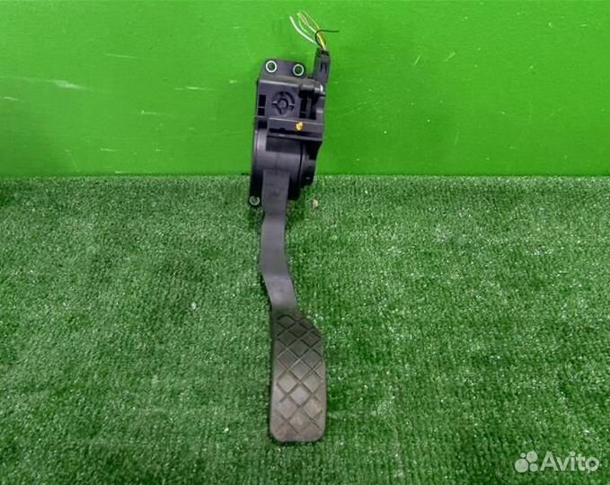 Педаль газа электронная Skoda Fabia 5J 2010