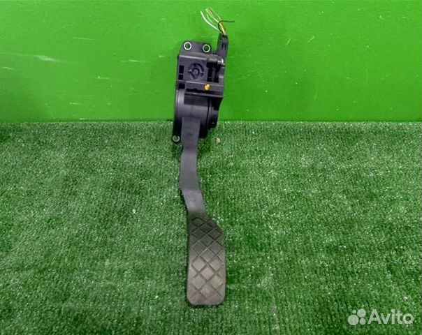 Педаль газа электронная Skoda Fabia 5J 2010