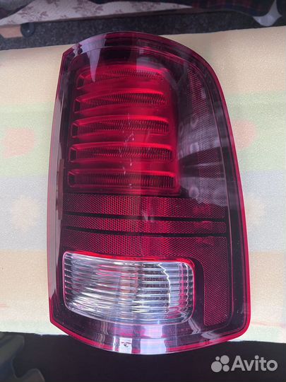 Фонарь (задний) правый Dodge Ram