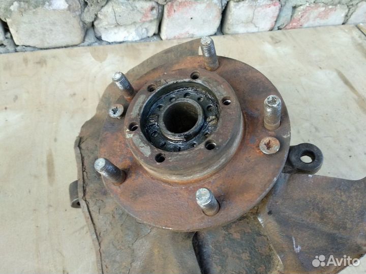 Кулак поворотный Kia Sportage 1 левый