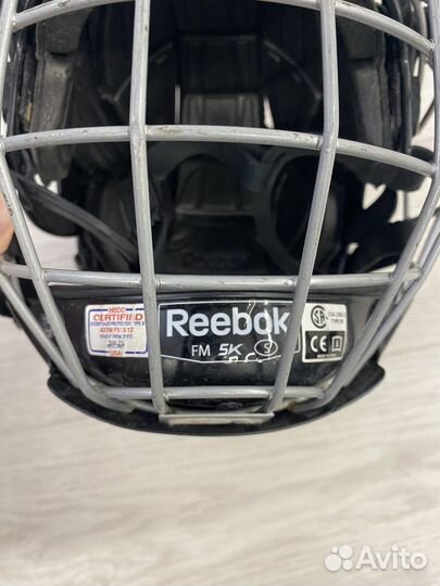 Хоккейный шлем