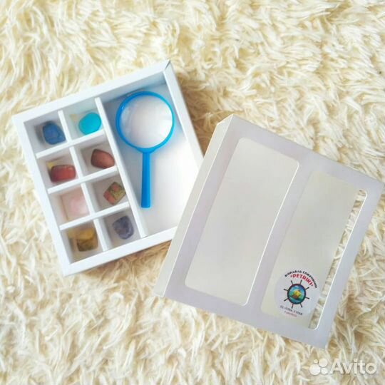 Набор самоцветов с лупой для юных исследователей