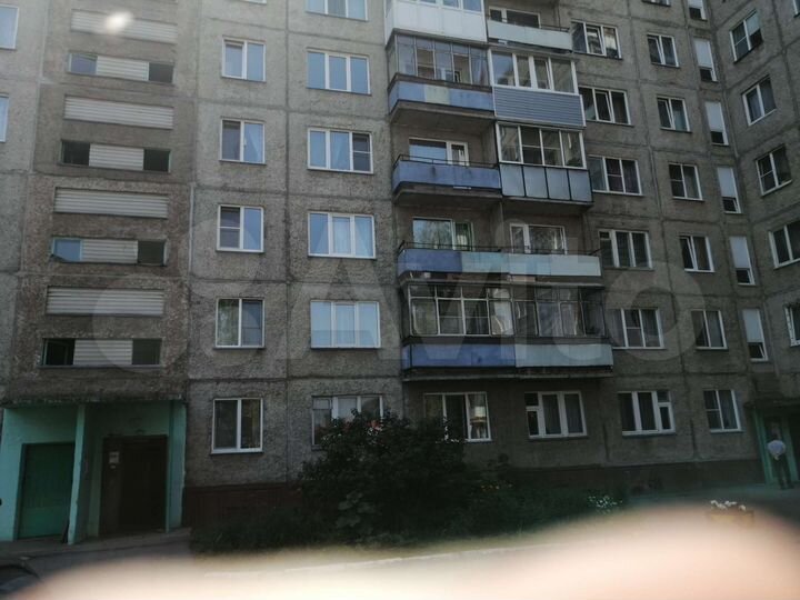 2-к. квартира, 43 м², 1/9 эт.