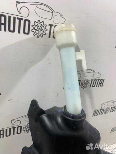 Бачок омывателя Chevrolet Cruze J300 Z18XER 2011