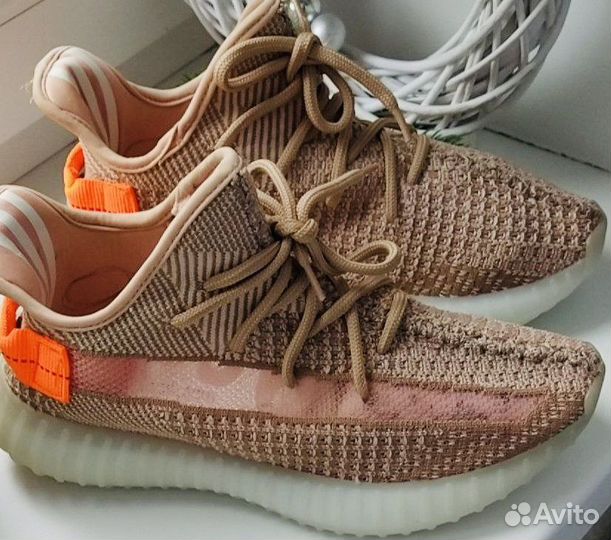 Кроссовки женские Adidas Yeezy