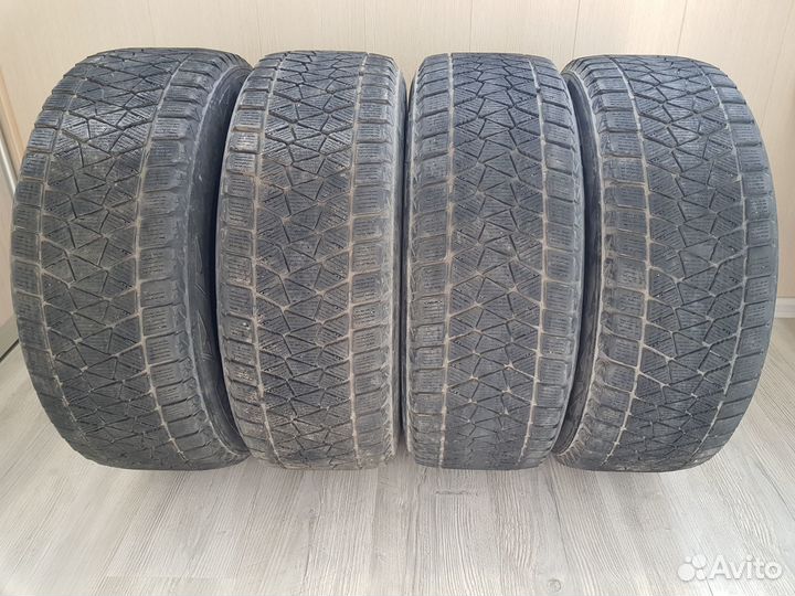 Bridgestone Blizzak DM-V2 225/60 R17 99S