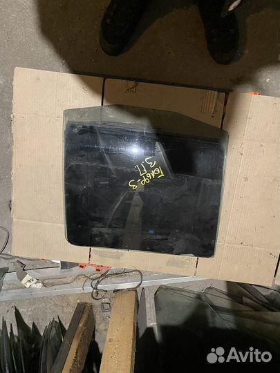 Стекло заднее правое Volkswagen Golf 3