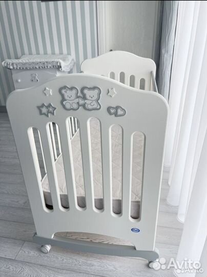 Детская кроватка
