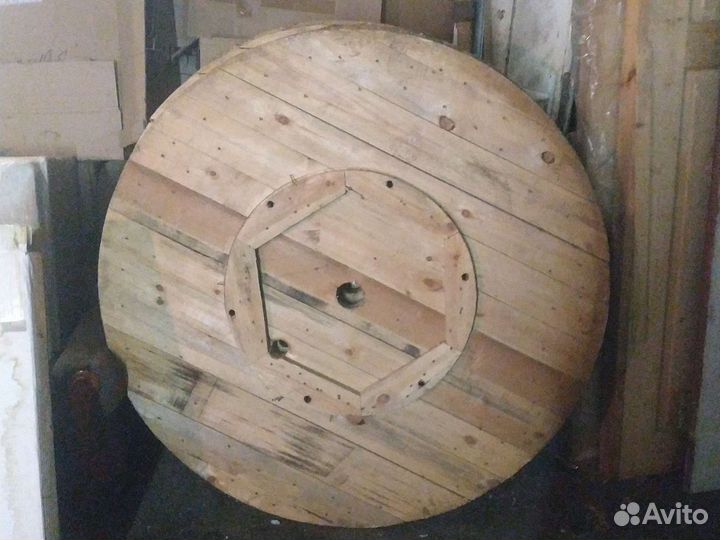 Катушка от кабеля деревянная