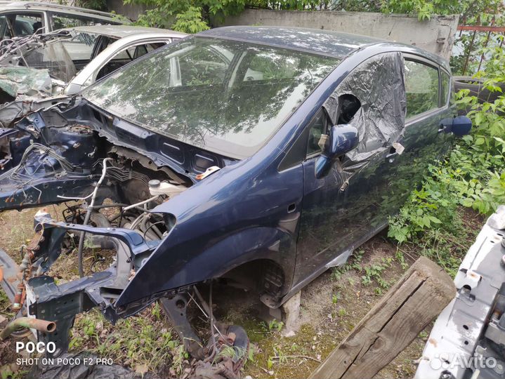 В разборе toyota corolla verso 2007