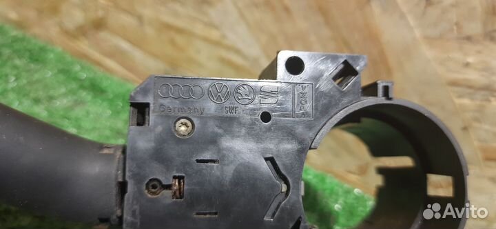 Переключатель поворотов подрулевой passat b5