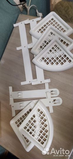 Угловые полки пластик