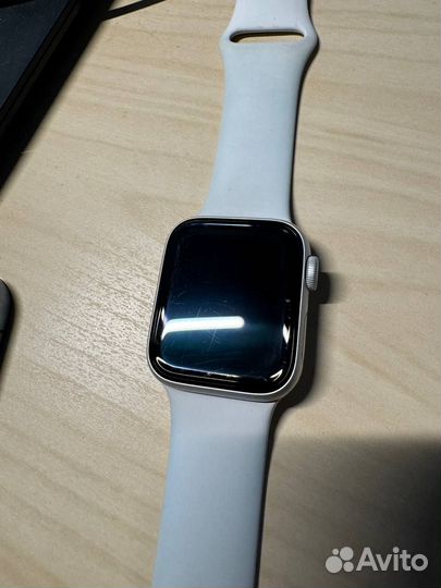 Apple Watch SE (1-го поколения)