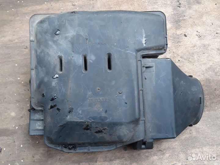 Корпус воздушного фильтра Renault Logan