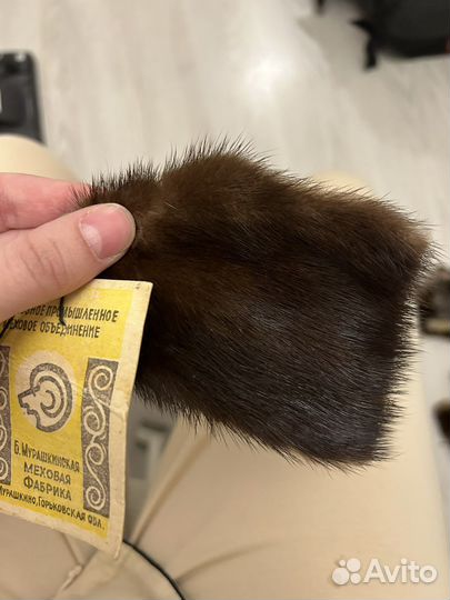 Кусочки меха норки и чернобурой лисы