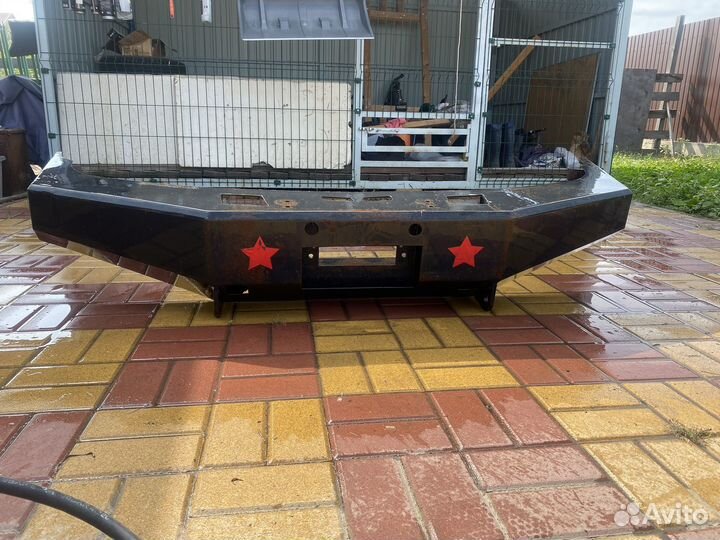 Усилинный переднтй бампер