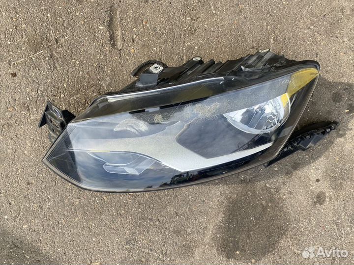 Фара левая Volkswagen Polo MK5 6R2941007E Стеклу т