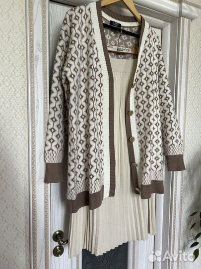 Вязаный костюм с юбкой