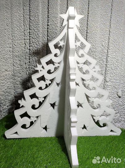 Елочка, олени, снегурочки из пенопласта