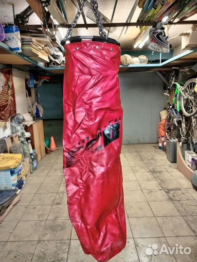 Боксерские перчатки, боксерский мешок