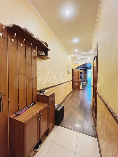 4-к. квартира, 135 м², 4/4 эт.