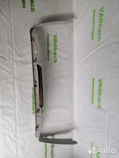 Накладка крышки багажника Volkswagen Golf IV