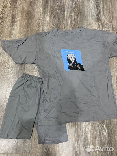 Женский спортивный костюм с шортами