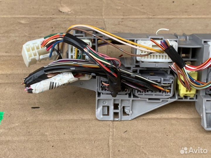 Блок предохранителей Toyota Corolla E120 1.4 4zzfe