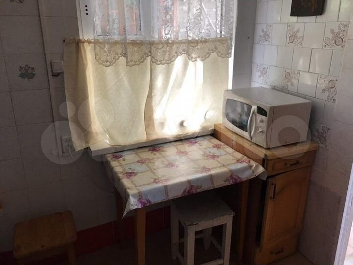 Комната 10 м² в 3-к., 1/2 эт.