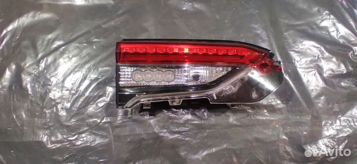 Фонарь внутренний Toyota Rav4 2018-нв 8159142062