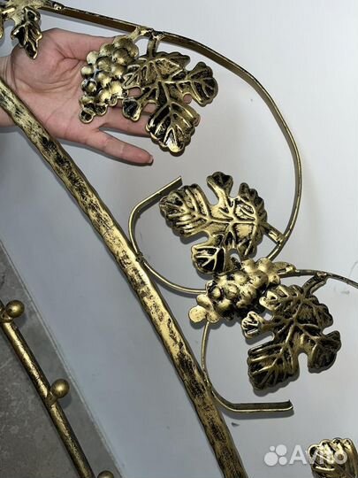 Вешала кованные настенные