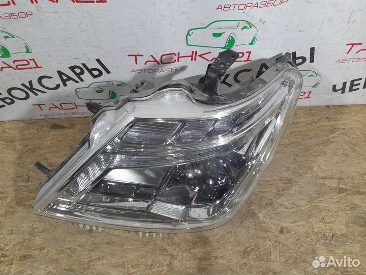 Фара левая Nissan Patrol Y62 (2010-2014)