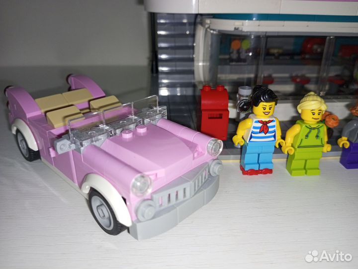 Lego creator 10260 Downtown Dinner