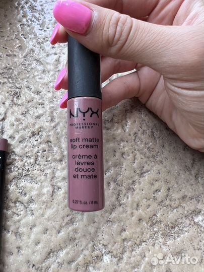 Матовая помада nyx