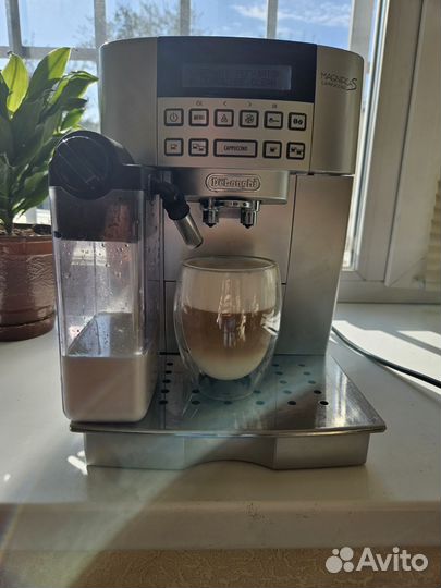 Кофемашина Delonghi ecam 22.360.S