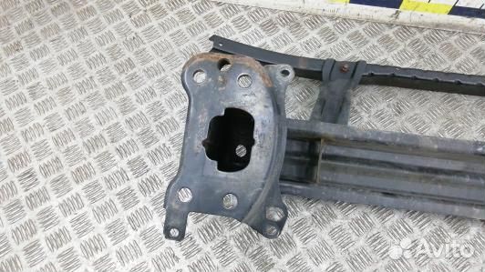 Усилитель бампера передний (кронштейн) volkswagen