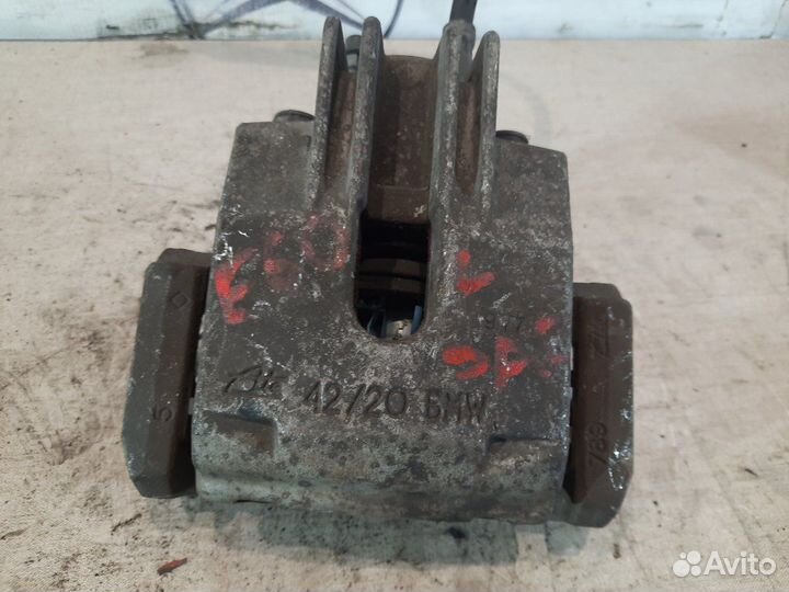 Суппорт тормозной задний левый Bmw 520 E60 M54B22