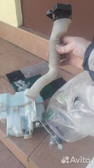 Бачек жидкости омывателя mazda 3,6