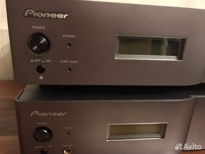 Проигрыватель компакт дисков и усилитель