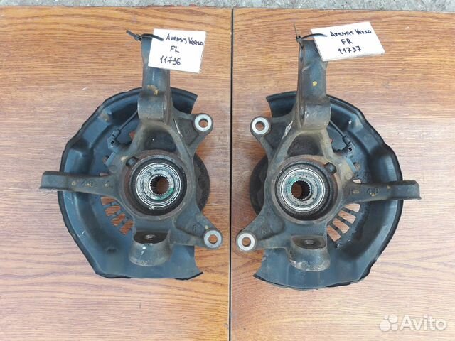 Поворотный кулак Toyota Avensis Verso