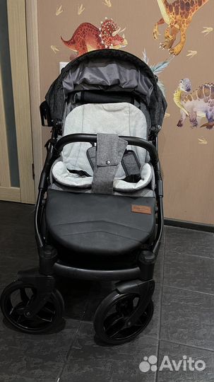 Коляска прогулочная