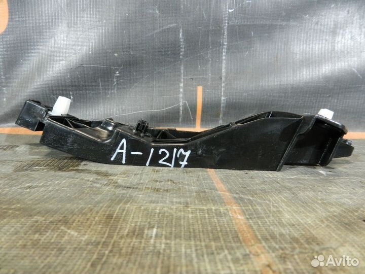 Кронштейн бампера переднего -Hyundai ix35