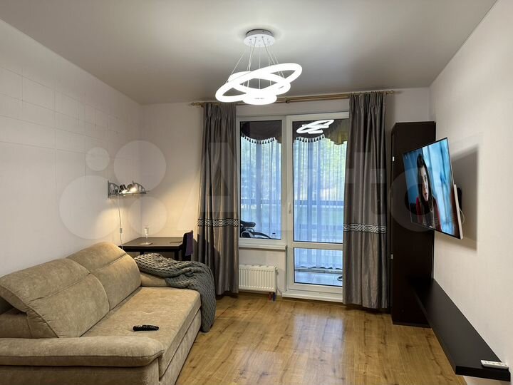 1-к. апартаменты, 43 м², 1/6 эт.