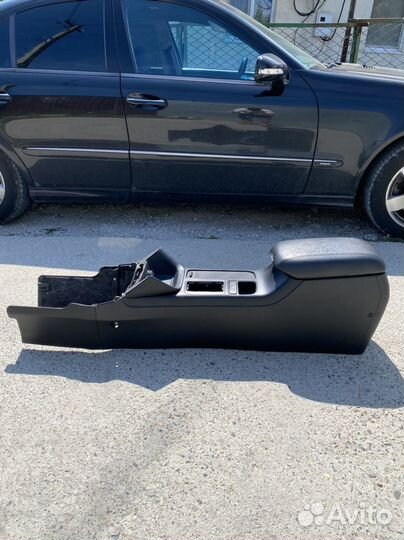 Консоль центральная подлокотник Kia Sorento 2