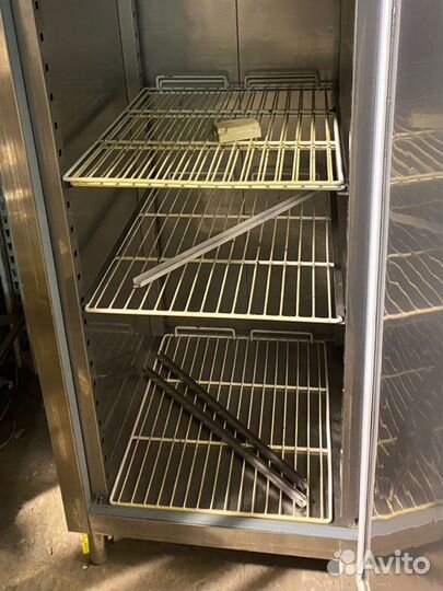 Холодильник из нержавеющей стали