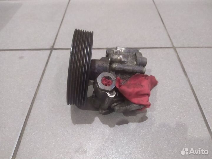 Насос гур. Рено дастер 2.0л