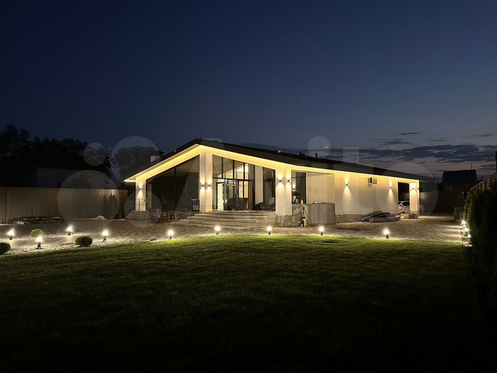 Дом 220 м² на участке 14 сот.